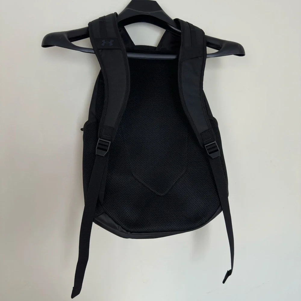 Under Armour Hustle 6.0 Storm Backpack Water-Resistant | Laptop Sleeve Black